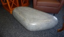 stolek umělý kámen